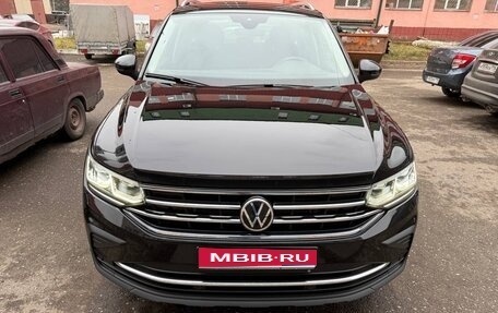 Volkswagen Tiguan II, 2021 год, 3 300 000 рублей, 1 фотография