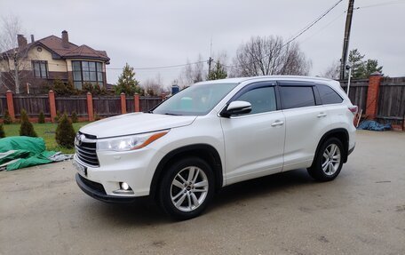Toyota Highlander III, 2014 год, 3 200 000 рублей, 2 фотография