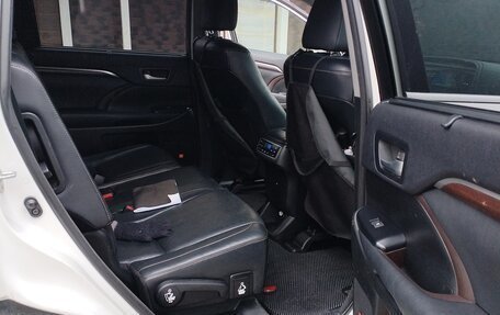 Toyota Highlander III, 2014 год, 3 200 000 рублей, 13 фотография