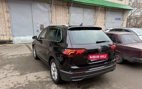 Volkswagen Tiguan II, 2021 год, 3 300 000 рублей, 4 фотография