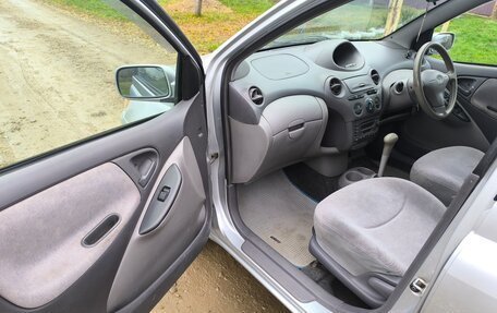 Toyota Platz, 2001 год, 349 000 рублей, 12 фотография