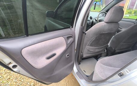 Toyota Platz, 2001 год, 349 000 рублей, 13 фотография