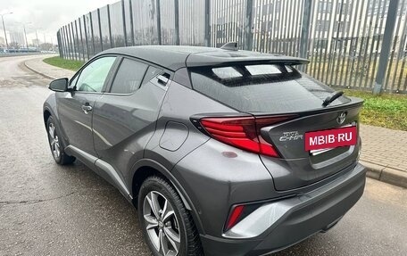 Toyota C-HR I рестайлинг, 2020 год, 2 890 000 рублей, 6 фотография