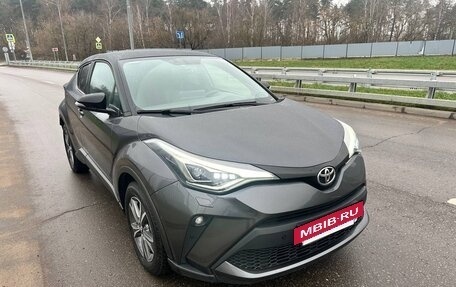 Toyota C-HR I рестайлинг, 2020 год, 2 890 000 рублей, 2 фотография