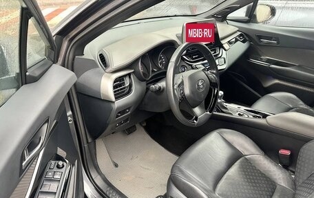 Toyota C-HR I рестайлинг, 2020 год, 2 890 000 рублей, 9 фотография