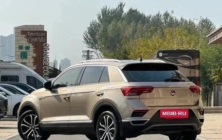 Volkswagen T-Roc I, 2021 год, 1 810 000 рублей, 3 фотография