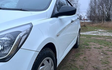 Hyundai Solaris II рестайлинг, 2015 год, 800 000 рублей, 2 фотография