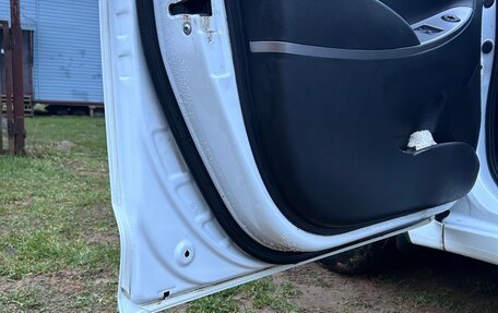 Hyundai Solaris II рестайлинг, 2015 год, 800 000 рублей, 10 фотография