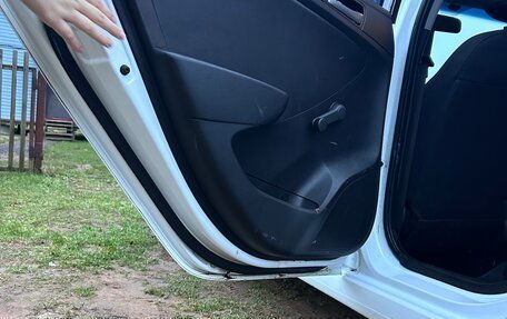 Hyundai Solaris II рестайлинг, 2015 год, 800 000 рублей, 12 фотография