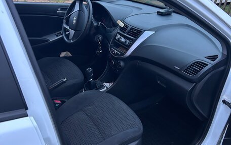 Hyundai Solaris II рестайлинг, 2015 год, 800 000 рублей, 16 фотография