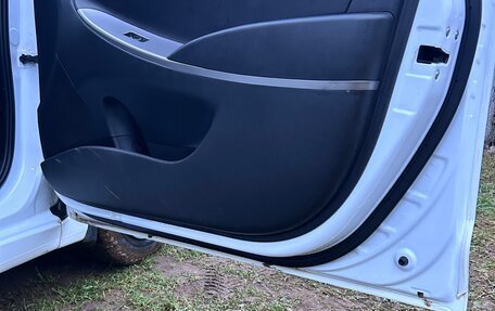 Hyundai Solaris II рестайлинг, 2015 год, 800 000 рублей, 17 фотография