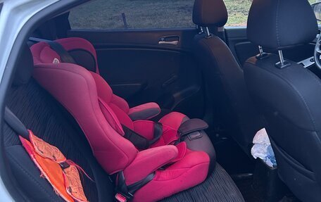 Hyundai Solaris II рестайлинг, 2015 год, 800 000 рублей, 18 фотография