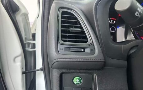 Honda Vezel, 2022 год, 1 722 000 рублей, 12 фотография