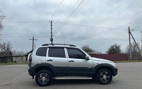 Chevrolet Niva I рестайлинг, 2012 год, 650 000 рублей, 15 фотография
