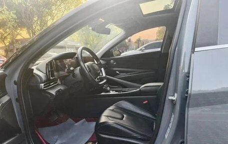 Hyundai Elantra, 2022 год, 1 180 000 рублей, 7 фотография