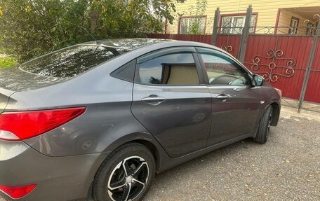 Hyundai Solaris II рестайлинг, 2016 год, 1 050 000 рублей, 4 фотография