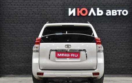 Toyota Land Cruiser Prado 150 рестайлинг 2, 2010 год, 2 500 000 рублей, 6 фотография