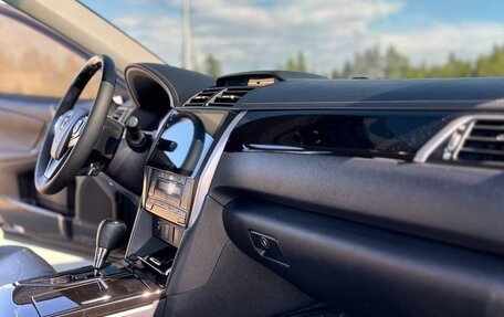 Toyota Camry, 2015 год, 1 850 000 рублей, 5 фотография