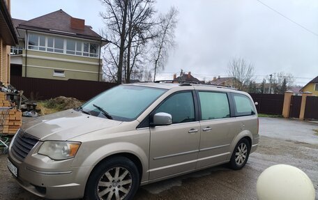 Chrysler Voyager IV, 2008 год, 999 000 рублей, 2 фотография