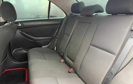 Toyota Avensis III рестайлинг, 2007 год, 700 000 рублей, 21 фотография