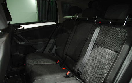 Volkswagen Tiguan II, 2019 год, 2 640 000 рублей, 8 фотография