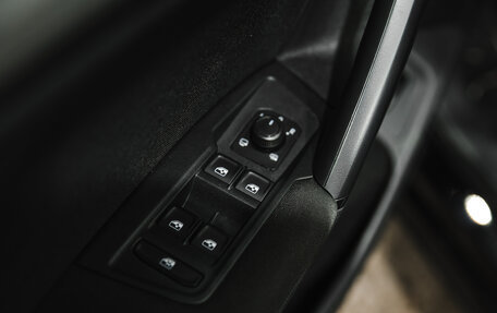 Volkswagen Tiguan II, 2019 год, 2 640 000 рублей, 10 фотография