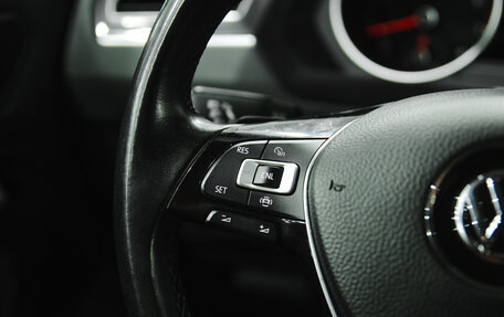 Volkswagen Tiguan II, 2019 год, 2 640 000 рублей, 14 фотография