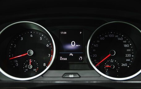 Volkswagen Tiguan II, 2019 год, 2 640 000 рублей, 13 фотография