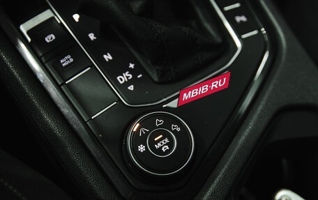 Volkswagen Tiguan II, 2019 год, 2 640 000 рублей, 19 фотография