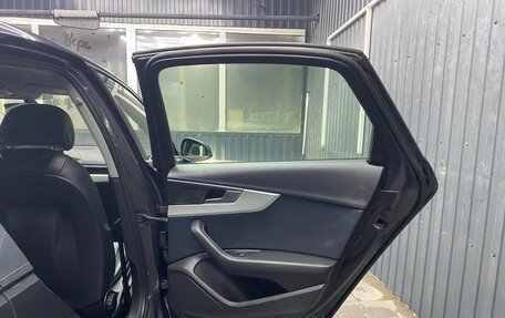 Audi A4, 2018 год, 2 400 000 рублей, 11 фотография