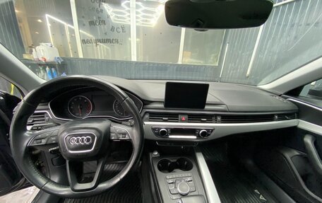 Audi A4, 2018 год, 2 400 000 рублей, 12 фотография