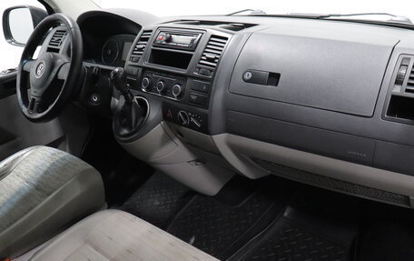 Volkswagen Transporter T5 рестайлинг, 2013 год, 1 608 000 рублей, 6 фотография