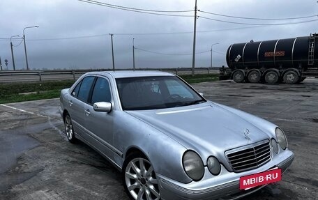 Mercedes-Benz E-Класс, 2002 год, 450 000 рублей, 2 фотография