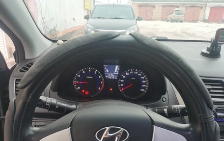 Hyundai Solaris II рестайлинг, 2011 год, 650 000 рублей, 8 фотография