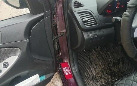 Hyundai Solaris II рестайлинг, 2011 год, 650 000 рублей, 17 фотография