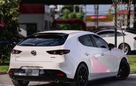 Mazda 3, 2022 год, 1 500 000 рублей, 2 фотография