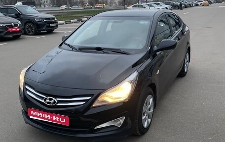 Hyundai Solaris II рестайлинг, 2015 год, 849 000 рублей, 1 фотография