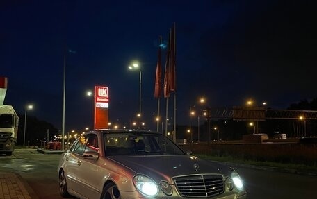 Mercedes-Benz E-Класс, 2003 год, 800 000 рублей, 1 фотография