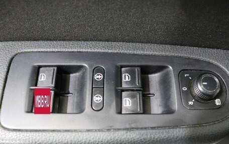 SEAT Alhambra II рестайлинг, 2015 год, 1 600 000 рублей, 11 фотография