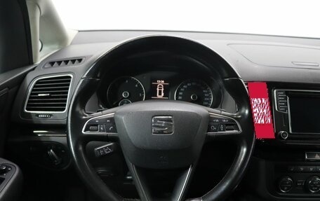 SEAT Alhambra II рестайлинг, 2015 год, 1 600 000 рублей, 14 фотография