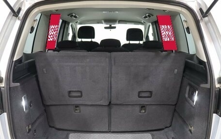 SEAT Alhambra II рестайлинг, 2015 год, 1 600 000 рублей, 23 фотография