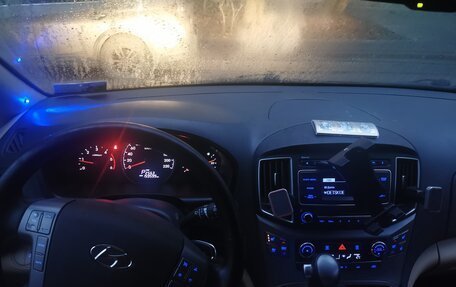 Hyundai H-1 II рестайлинг, 2020 год, 4 000 000 рублей, 8 фотография