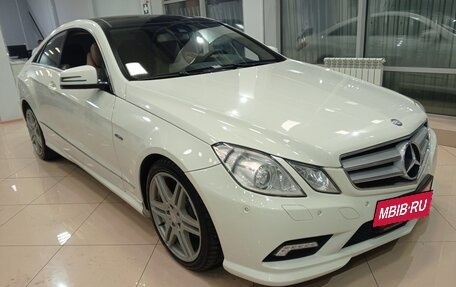 Mercedes-Benz E-Класс, 2011 год, 1 095 000 рублей, 3 фотография