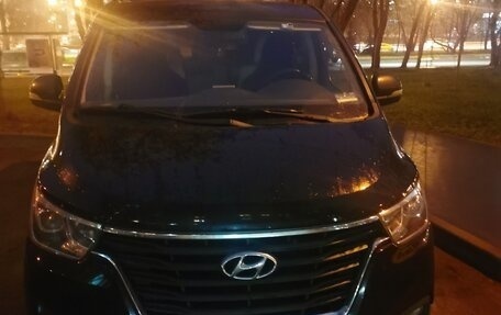 Hyundai H-1 II рестайлинг, 2020 год, 4 000 000 рублей, 2 фотография