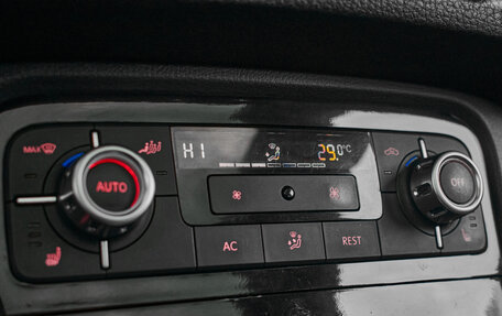 Volkswagen Touareg III, 2011 год, 2 000 000 рублей, 19 фотография