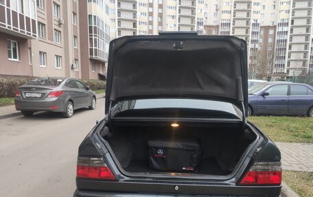 Mercedes-Benz E-Класс, 1994 год, 2 500 000 рублей, 5 фотография