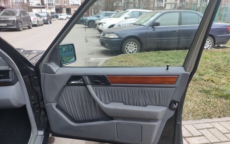 Mercedes-Benz E-Класс, 1994 год, 2 500 000 рублей, 14 фотография