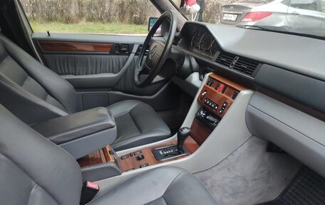 Mercedes-Benz E-Класс, 1994 год, 2 500 000 рублей, 12 фотография