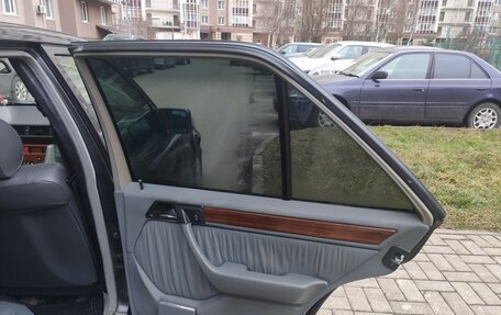 Mercedes-Benz E-Класс, 1994 год, 2 500 000 рублей, 10 фотография