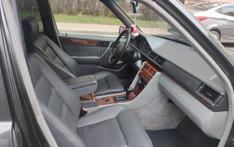 Mercedes-Benz E-Класс, 1994 год, 2 500 000 рублей, 13 фотография